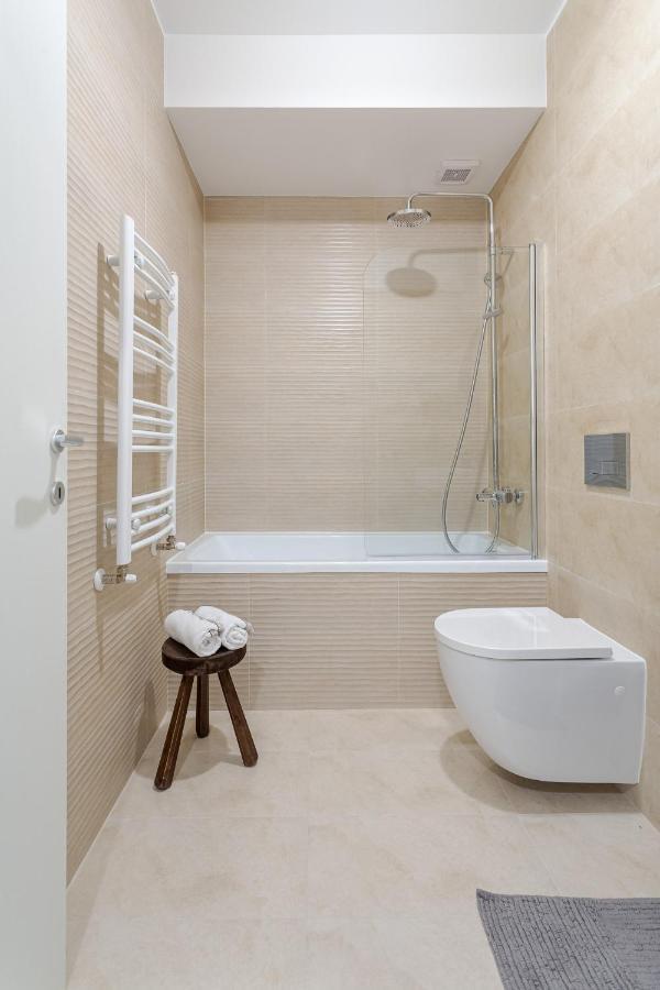 Il Lago - Azur - Cozy Luxurious Smart Home By The Lake Voluntari Esterno foto