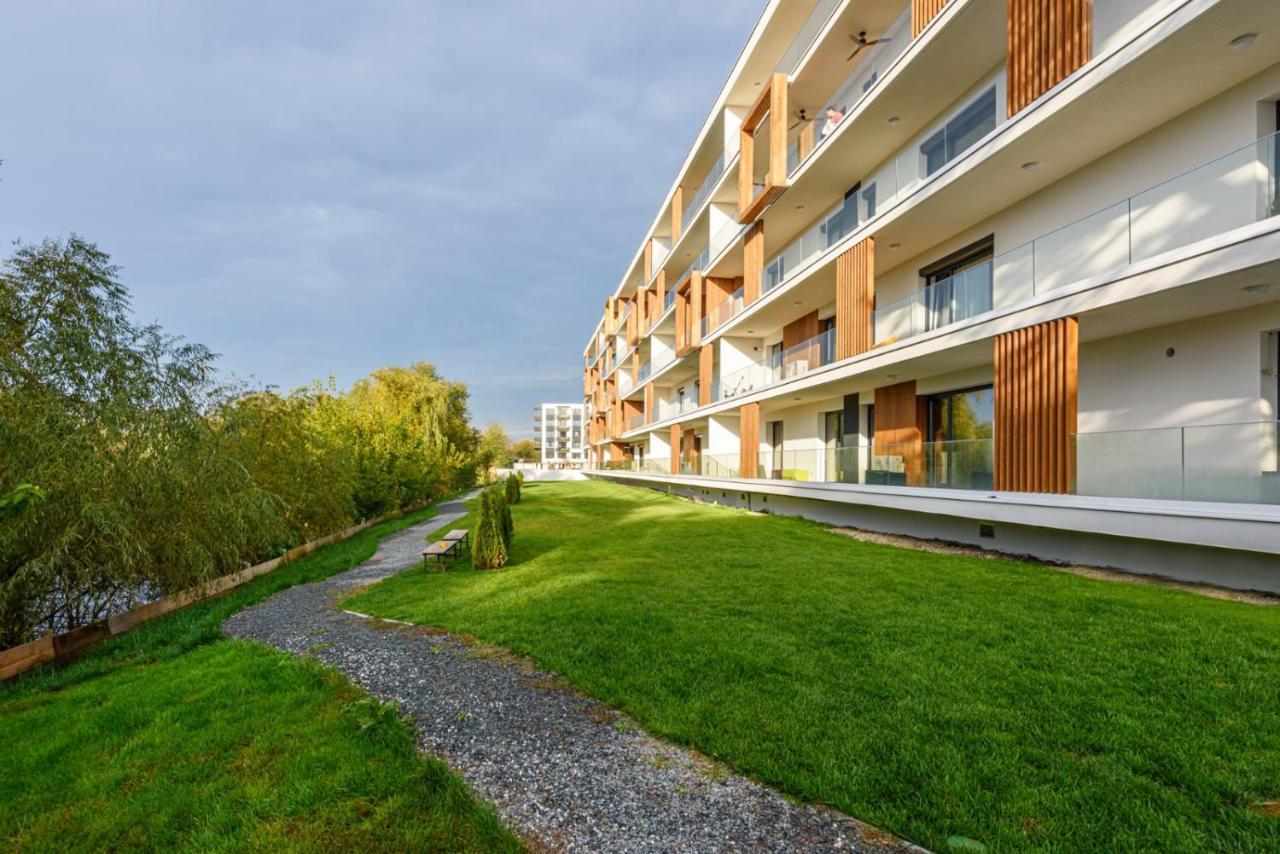 Il Lago - Azur - Cozy Luxurious Smart Home By The Lake Voluntari Esterno foto