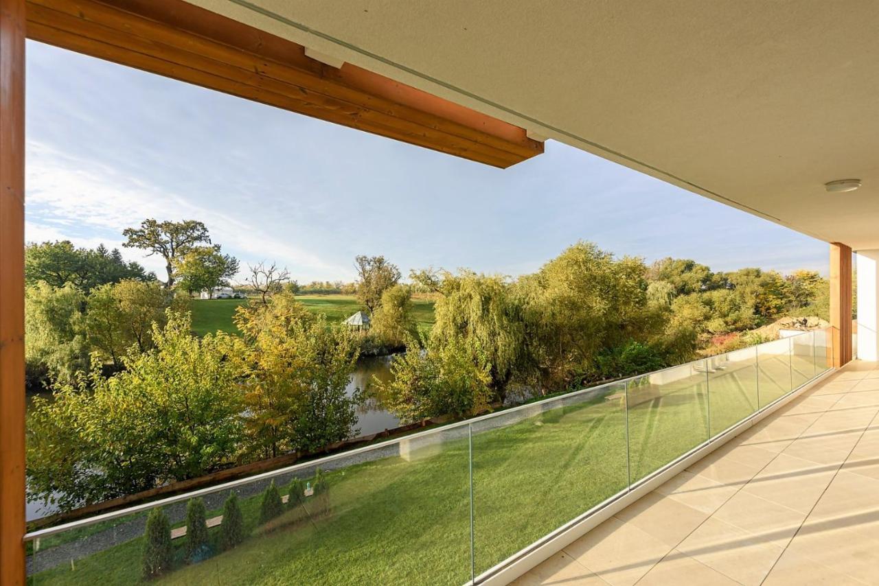 Il Lago - Azur - Cozy Luxurious Smart Home By The Lake Voluntari Esterno foto