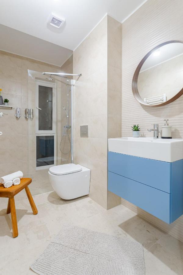 Il Lago - Azur - Cozy Luxurious Smart Home By The Lake Voluntari Esterno foto